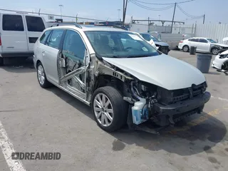 2011 Volkswagen Jetta SE с VIN 3VWPZ7AJ2BM722636, выставлен на аукционе IAAI как лот 42470719 с пробегом 130 617 миль миль и . История ставок и продаж доступна на DreamBid. Изображение 1.