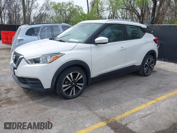 2020 Nissan Kicks SV z VIN 3N1CP5CVXLL545498, wystawiony jako IAAI lot #41940641 z przebiegiem 74 554 mil mil oraz . Historia ofert i sprzedaży dostępna na DreamBid. Obrazek 18.