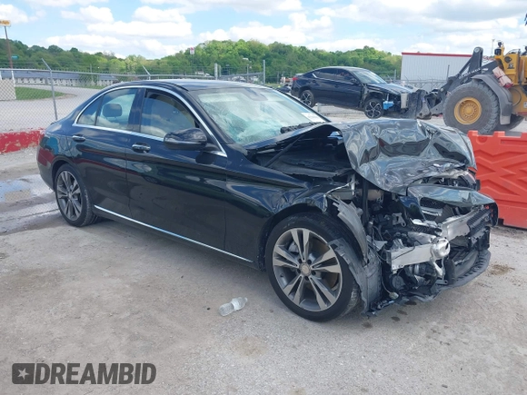 2016 Mercedes-Benz C 300 z VIN 55SWF4JB8GU131378, wystawiony jako IAAI lot #42206961 z przebiegiem Nie podano mil oraz . Historia ofert i sprzedaży dostępna na DreamBid. Obrazek 1.