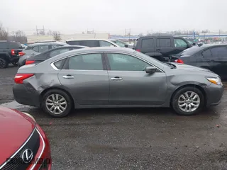 2017 Nissan Altima 2.5 SR with VIN 1N4AL3AP3HC175674, listed as a IAAI auction lot 41833588 with 76,793 mi miles. Bid and sale history available at carsss.com. Image 13.