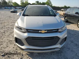 2017 Chevrolet Trax LT z VIN 3GNCJLSB5HL133563, wystawiony jako Copart lot #54974585 z przebiegiem 103 108 mil mil oraz Czysty tytuł • Clean title. Historia ofert i sprzedaży dostępna na DreamBid. Obrazek 5.