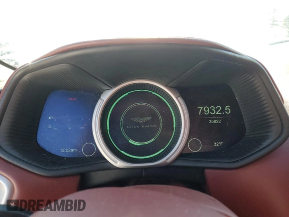 2017 Aston Martin DB11 z VIN SCFRMFAVXHGL01257, wystawiony jako Copart lot #86535924 z przebiegiem 35 822 mil mil oraz Szkoda całkowita • Salvage title. Historia ofert i sprzedaży dostępna na DreamBid. Obrazek 9.