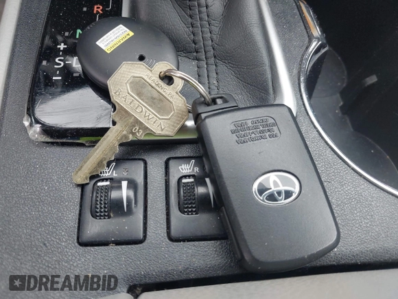 2014 Toyota Highlander XLE z VIN 5TDKKRFH1ES024090, wystawiony jako IAAI lot #42123199 z przebiegiem 58 751 mil mil oraz . Historia ofert i sprzedaży dostępna na DreamBid. Obrazek 11.