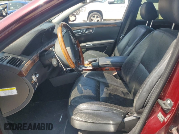 2007 Mercedes-Benz S 550 z VIN WDDNG71X77A082244, wystawiony jako Copart lot #59177585 z przebiegiem 151 644 mil mil oraz Czysty tytuł • Clean title. Historia ofert i sprzedaży dostępna na DreamBid. Obrazek 7.