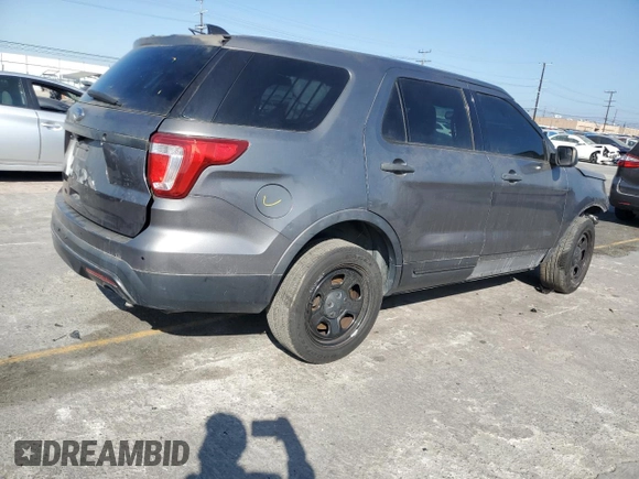 2016 Ford Police Interceptor Utility z VIN 1FM5K8AR6GGB81663, wystawiony jako Copart lot #59383555 z przebiegiem Nie podano mil oraz Czysty tytuł • Clean title. Historia ofert i sprzedaży dostępna na DreamBid. Obrazek 3.