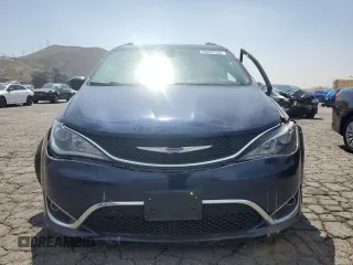 2018 Chrysler Pacifica Touring L z VIN 2C4RC1BG7JR353227, wystawiony jako Copart lot #55257335 z przebiegiem 90 697 mil mil oraz Szkoda całkowita • Salvage title. Historia ofert i sprzedaży dostępna na DreamBid. Obrazek 5.