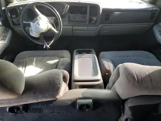 2001 Chevrolet Suburban LS with VIN 3GNFK16T21G162731, listed as a Copart auction lot 83425394 with 231,377 mi miles and Salvage Title. Bid and sale history available at carsss.com. Image 8.