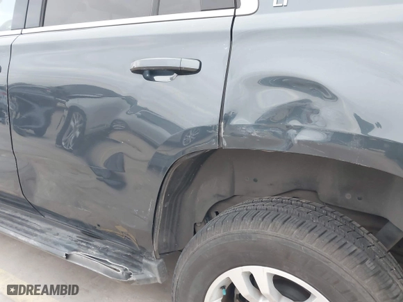 2019 Chevrolet Tahoe LT with VIN 1GNSCBKC8KR366460, listed as a IAAI auction lot 41384327 with 76,861 mi miles. Bid and sale history available at carsss.com. Image 19.
