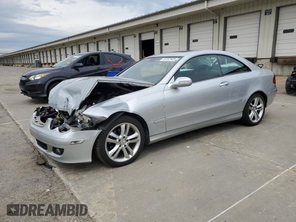 2006 Mercedes-Benz CLK 350 z VIN WDBTJ56JX6F167526, wystawiony jako Copart lot #57222425 z przebiegiem 100 397 mil mil oraz Szkoda całkowita • Salvage title. Historia ofert i sprzedaży dostępna na DreamBid. Obrazek 1.