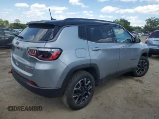 2021 Jeep Compass Trailhawk z VIN 3C4NJDDB1MT529228, wystawiony jako Copart lot #60490744 z przebiegiem 64 949 mil mil oraz Szkoda całkowita • Salvage title. Historia ofert i sprzedaży dostępna na DreamBid. Obrazek 3.