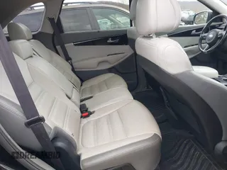 2016 Kia Sorento SX with VIN 5XYPKDA51GG073912, listed as a IAAI auction lot 42020501 with 172,836 mi miles. Bid and sale history available at carsss.com. Image 8.