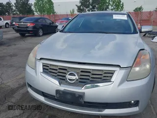 2008 Nissan Altima 3.5 SE with VIN 1N4BL24E78C192292, listed as a IAAI auction lot 42097397 with 137,188 mi miles. Bid and sale history available at carsss.com. Image 6.