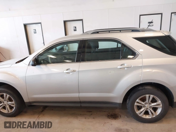 2017 Chevrolet Equinox LS z VIN 2GNALBEK5H1596523, wystawiony jako IAAI lot #42302402 z przebiegiem 121 261 mil mil oraz . Historia ofert i sprzedaży dostępna na DreamBid. Obrazek 14.