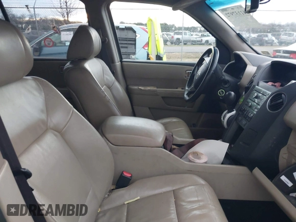 2009 Honda Pilot EX-L with VIN 5FNYF48679B024912, listed as a IAAI auction lot 41137972 with 286,469 mi miles and . Bid and sale history available at carsss.com. Image 5.