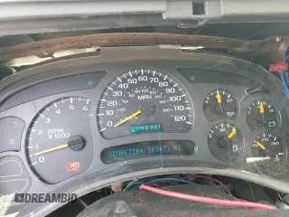 2004 Chevrolet Tahoe LS z VIN 1GNEC13T94R165160, wystawiony jako Copart lot #59994985 z przebiegiem 303 473 mil mil oraz Szkoda całkowita • Salvage title. Historia ofert i sprzedaży dostępna na DreamBid. Obrazek 9.