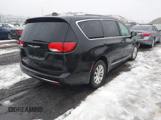 2019 Chrysler Pacifica Touring L with VIN 2C4RC1BG2KR715353, listed as a IAAI auction lot 41545730 with 38,500 mi miles and . Bid and sale history available at DreamBid. Image 4.