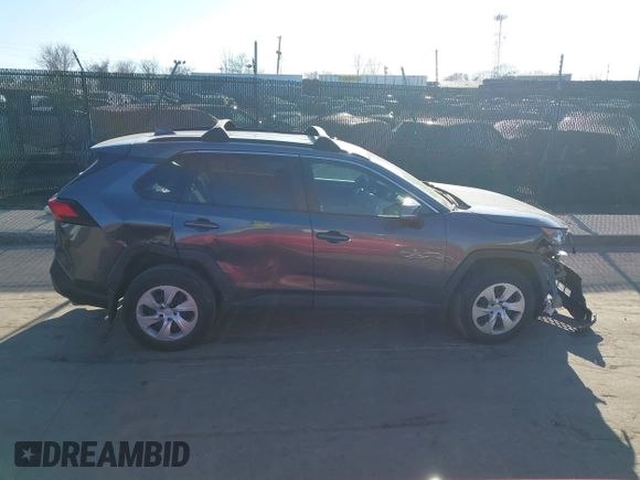 2021 Toyota RAV4 LE with VIN 2T3G1RFV8MC163940, listed as a IAAI auction lot 41716251 with 39,282 mi miles. Bid and sale history available at carsss.com. Image 13.