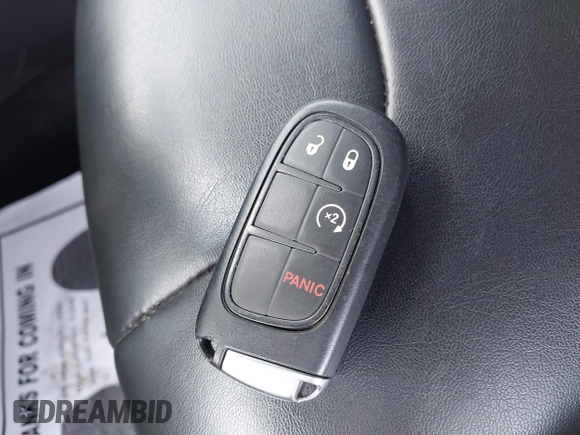 2019 Jeep Cherokee Latitude Plus z VIN 1C4PJLLN2KD147453, wystawiony jako IAAI lot #42552461 z przebiegiem 84 456 mil mil oraz . Historia ofert i sprzedaży dostępna na DreamBid. Obrazek 11.