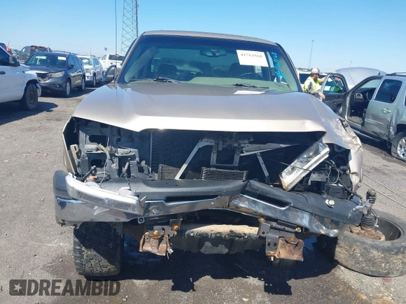 2005 Chevrolet Silverado 1500 LT with VIN 2GCEK13T251371555, listed as a IAAI auction lot 41763568 with 199,491 mi miles and . Bid and sale history available at DreamBid. Image 6.
