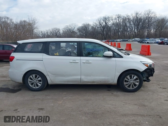 2018 Kia Sedona L with VIN KNDMA5C12J6386368, listed as a IAAI auction lot 38263325 with Not Provided miles and . Bid and sale history available at DreamBid. Image 12.