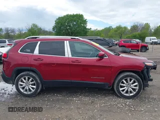 2016 Jeep Cherokee Limited with VIN 1C4PJMDS4GW263260, listed as a IAAI auction lot 42380811 with 187,529 mi miles and . Bid and sale history available at DreamBid. Image 14.