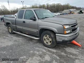 2006 Chevrolet Silverado 1500 LT1 with VIN 1GCEK19B06E249775, listed as a Copart auction lot 51620035 with 173,979 mi miles and Clean Title. Bid and sale history available at carsss.com. Image 4.