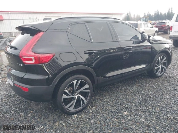 2021 Volvo XC40 R-Design with VIN YV4162UM8M2537184, listed as a IAAI auction lot 41353669 with NaN miles. Bid and sale history available at carsss.com. Image 4.