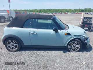 2014 MINI Convertible с VIN WMWZN3C51ET569556, выставлен на аукционе IAAI как лот 42176151 с пробегом 158 846 миль миль и . История ставок и продаж доступна на DreamBid. Изображение 13.