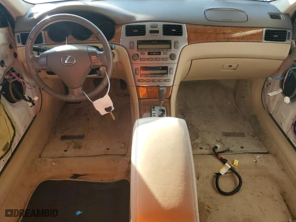 2005 Lexus ES 330 with VIN JTHBA30G955073946, listed as a Copart auction lot 42564615 with 218,641 mi miles and Salvage Title. Bid and sale history available at carsss.com. Image 8.