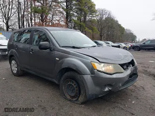 2007 Mitsubishi Outlander ES with VIN JA4MS31X07Z015784, listed as a IAAI auction lot 38911508 with 166,115 mi miles. Bid and sale history available at carsss.com. Image 6.
