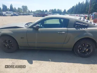 2007 Ford Mustang Deluxe with VIN 1ZVFT80N775256982, listed as a IAAI auction lot 42433794 with 123,787 mi miles and . Bid and sale history available at DreamBid. Image 15.