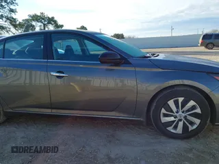 2024 Nissan Altima S with VIN 1N4BL4BV8RN338316, listed as a IAAI auction lot 41631110 with 20,431 mi miles and . Bid and sale history available at carsss.com. Image 13.