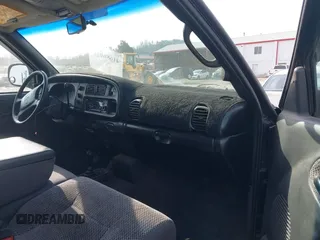 2001 Dodge 2500 with VIN 3B7KF23Z71G760467, listed as a IAAI auction lot 41686925 with 200,588 mi miles and . Bid and sale history available at DreamBid. Image 5.