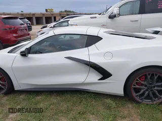 2024 Chevrolet Corvette 1LT z VIN 1G1YA2D44R5107537, wystawiony jako IAAI lot #41969506 z przebiegiem 8325 mil mil oraz . Historia ofert i sprzedaży dostępna na DreamBid. Obrazek 14.
