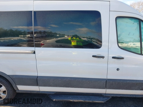 2019 Ford Transit Passenger XL with VIN 1FBZX2CM4KKA83053, listed as a IAAI auction lot 41036935 with 42,195 mi miles. Bid and sale history available at carsss.com. Image 12.