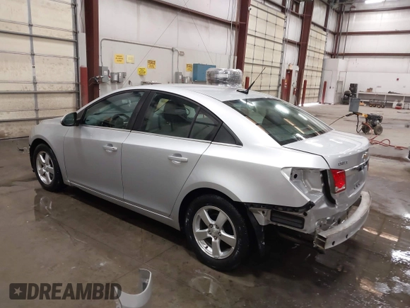 2014 Chevrolet Cruze 1LT z VIN 1G1PC5SB8E7117110, wystawiony jako IAAI lot #42224375 z przebiegiem 81 921 mil mil oraz . Historia ofert i sprzedaży dostępna na DreamBid. Obrazek 3.