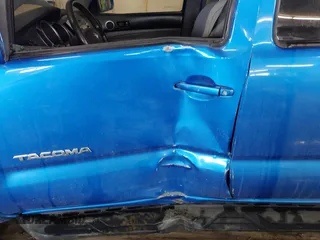 2008 Toyota Tacoma z VIN 5TELU42N58Z483546, wystawiony jako IAAI lot #41304400 z przebiegiem 157 332 mil mil oraz . Historia ofert i sprzedaży dostępna na DreamBid. Obrazek 6.