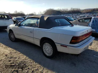1993 Chrysler LeBaron z VIN 1C3XU4534PF654847, wystawiony jako Copart lot #84391684 z przebiegiem 129 520 mil mil oraz Szkoda całkowita • Salvage title. Historia ofert i sprzedaży dostępna na DreamBid. Obrazek 2.