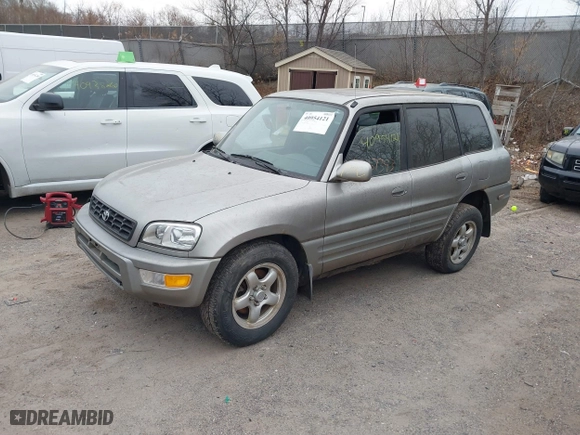 1999 Toyota RAV4 with VIN JT3HP10V8X7137998, listed as a IAAI auction lot 40954121 with 132,824 mi miles. Bid and sale history available at carsss.com. Image 2.