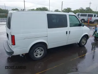2005 Chevrolet Astro Cargo Van with VIN 1GCDM19X85B108860, listed as a IAAI auction lot 42070462 with 158,946 mi miles. Bid and sale history available at carsss.com. Image 4.