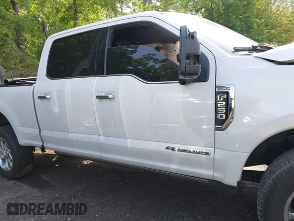 2017 Ford F-250 Lariat with VIN 1FT7W2BT0HED98616, listed as a IAAI auction lot 42154429 with 109,226 mi miles and . Bid and sale history available at DreamBid. Image 13.