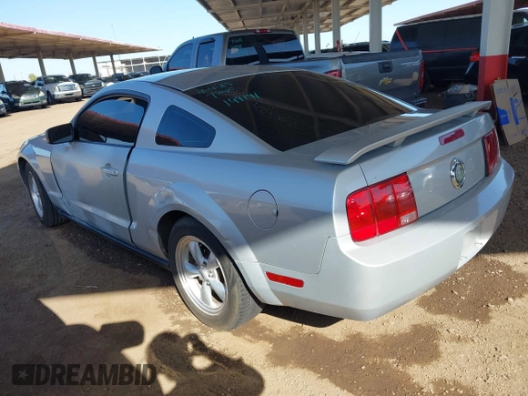 2007 Ford Mustang Deluxe with VIN 1ZVFT80N475199141, listed as a IAAI auction lot 41979242 with 243,967 mi miles and . Bid and sale history available at carsss.com. Image 3.