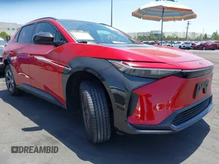 2025 Toyota bZ4X XLE с VIN JTMAAAAA6SA060294, выставлен на аукционе IAAI как лот 42291386 с пробегом 4 037 миль миль и . История ставок и продаж доступна на DreamBid. Изображение 1.