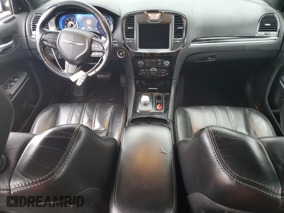 2019 Chrysler 300 S z VIN 2C3CCABG8KH594943, wystawiony jako Copart lot #49223225 z przebiegiem 60 893 mil mil oraz Szkody całkowita. Historia ofert i sprzedaży dostępna na DreamBid. Obrazek 8.