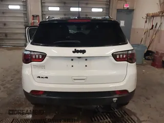 2021 Jeep Compass Latitude z VIN 3C4NJDBB8MT530881, wystawiony jako IAAI lot #42159145 z przebiegiem Nie podano mil oraz . Historia ofert i sprzedaży dostępna na DreamBid. Obrazek 15.