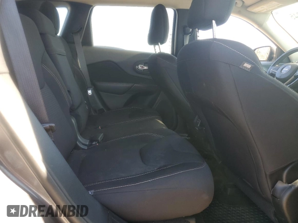 2017 Jeep Cherokee 75th Anniversary Edition с VIN 1C4PJMCS7HW505283, выставлен на аукционе Copart как лот 55504045 с пробегом 242 325 миль миль и Списание • Salvage title. История ставок и продаж доступна на DreamBid. Изображение 11.