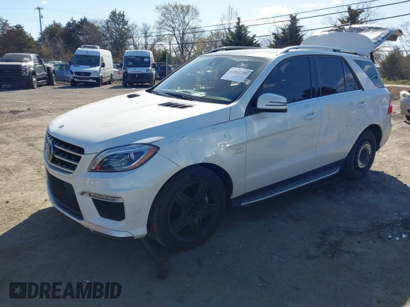 2014 Mercedes-Benz M 63 AMG z VIN 4JGDA7EB2EA339177, wystawiony jako IAAI lot #41883758 z przebiegiem 111 416 mil mil oraz . Historia ofert i sprzedaży dostępna na DreamBid. Obrazek 17.