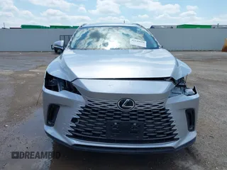 2023 Lexus RX 350 с VIN JTJCHMAA8P2000246, выставлен на аукционе IAAI как лот 42119511 с пробегом 6 871 миль миль и . История ставок и продаж доступна на DreamBid. Изображение 12.