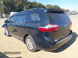 2016 Toyota Sienna XLE with VIN 5TDYK3DCXGS762035, listed as a IAAI auction lot 41664706 with 109,415 mi miles. Bid and sale history available at carsss.com. Image 3.