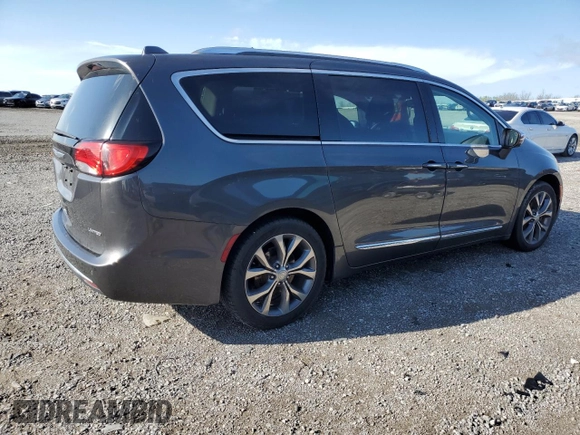 2017 Chrysler Pacifica Limited z VIN 2C4RC1GG7HR851155, wystawiony jako Copart lot #52195685 z przebiegiem 83 060 mil mil oraz Szkoda całkowita • Salvage title. Historia ofert i sprzedaży dostępna na DreamBid. Obrazek 3.